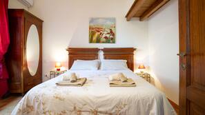 1 bedroom, iron/ironing board, Internet, linens