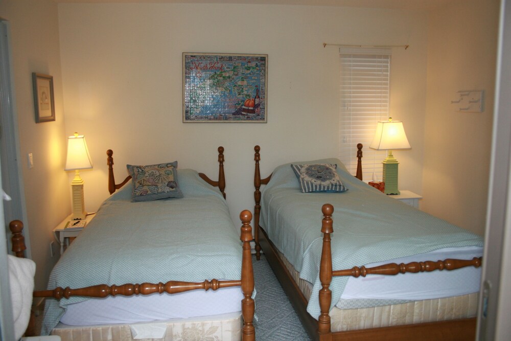 Cleves Point Estates Home, Private sandy beach Greenport West Vrbo