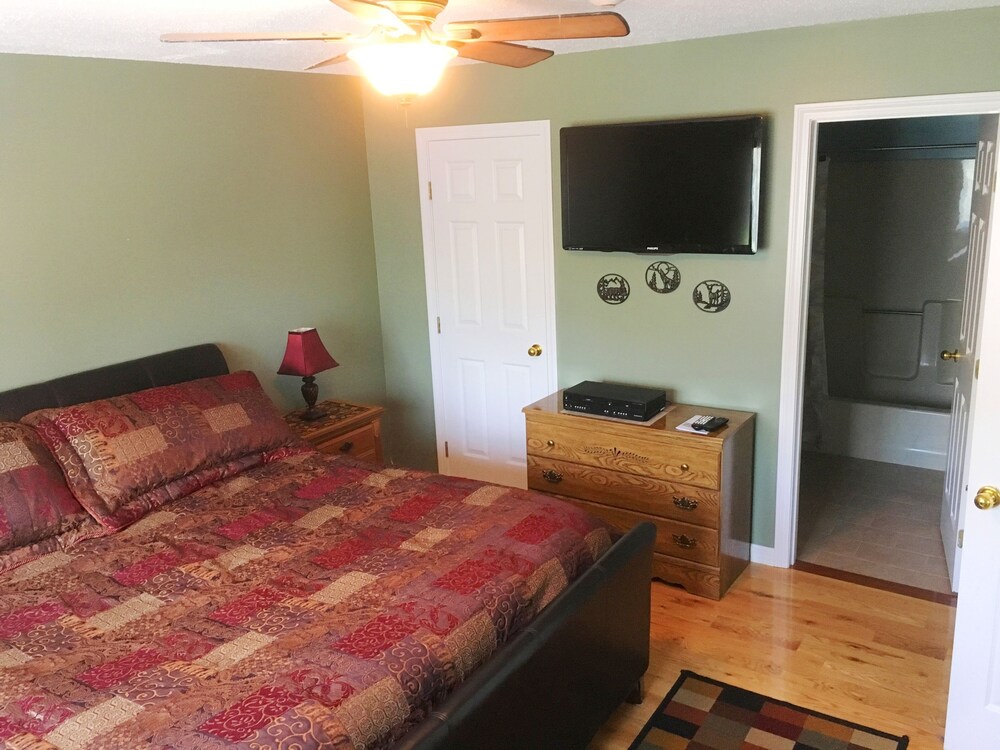 Nordic Inn, Save 20% on Gorgeous 2BR, 2BA Condo!