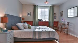 3 bedrooms, iron/ironing board, WiFi, linens