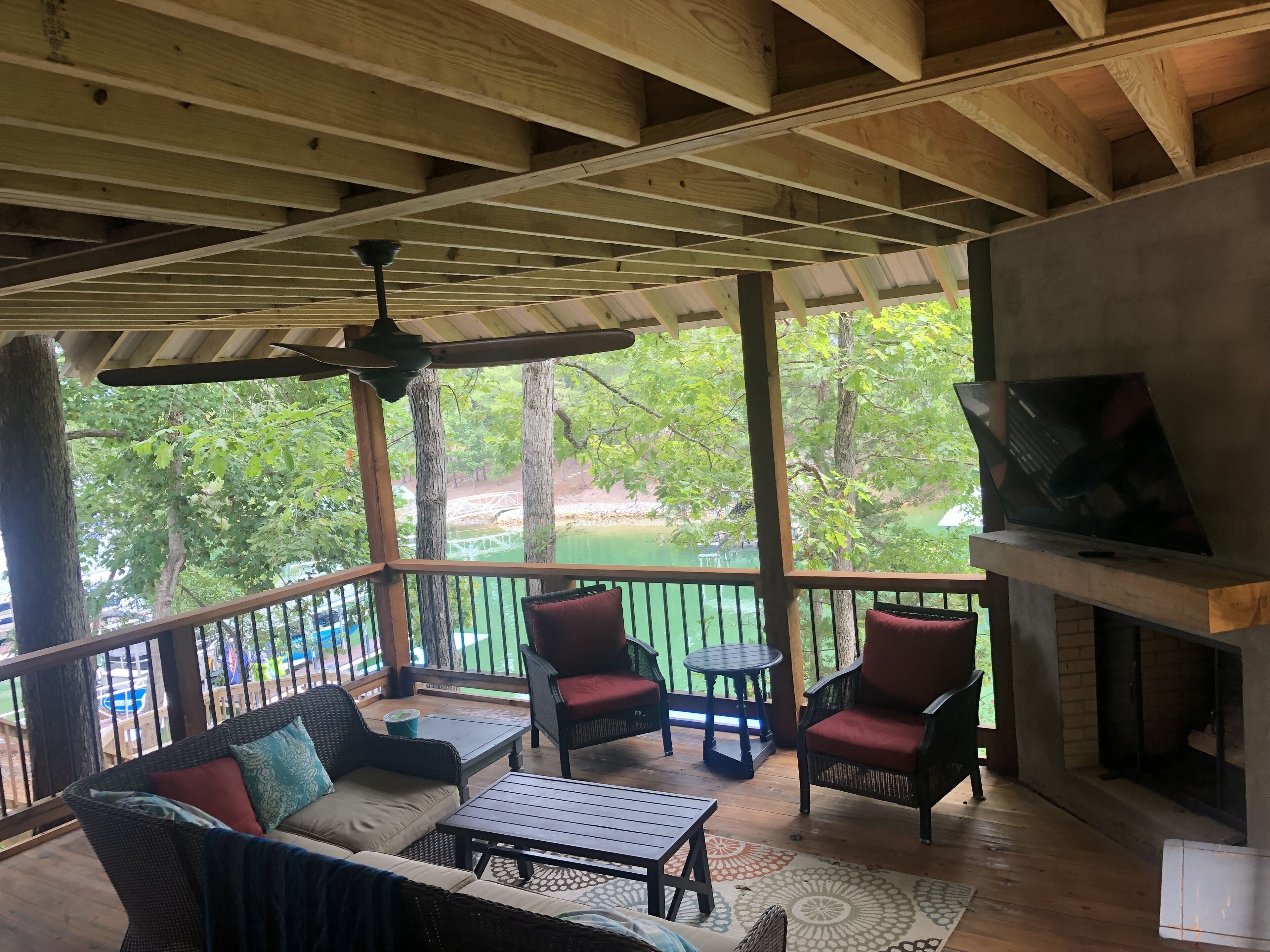 Lakefront Keowee Cabin 14 Miles to Clemson w/ Hot Tub in Anderson, United States