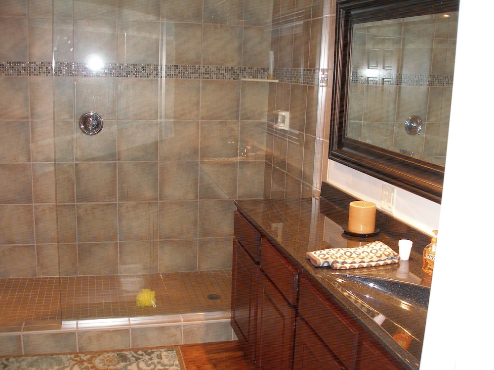 Hastings, NE DOWNTOWN Hastings Vrbo