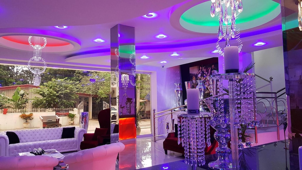 Large Luxurious 1 Bedroom in Kandi Towers 1&2 in Angeles City