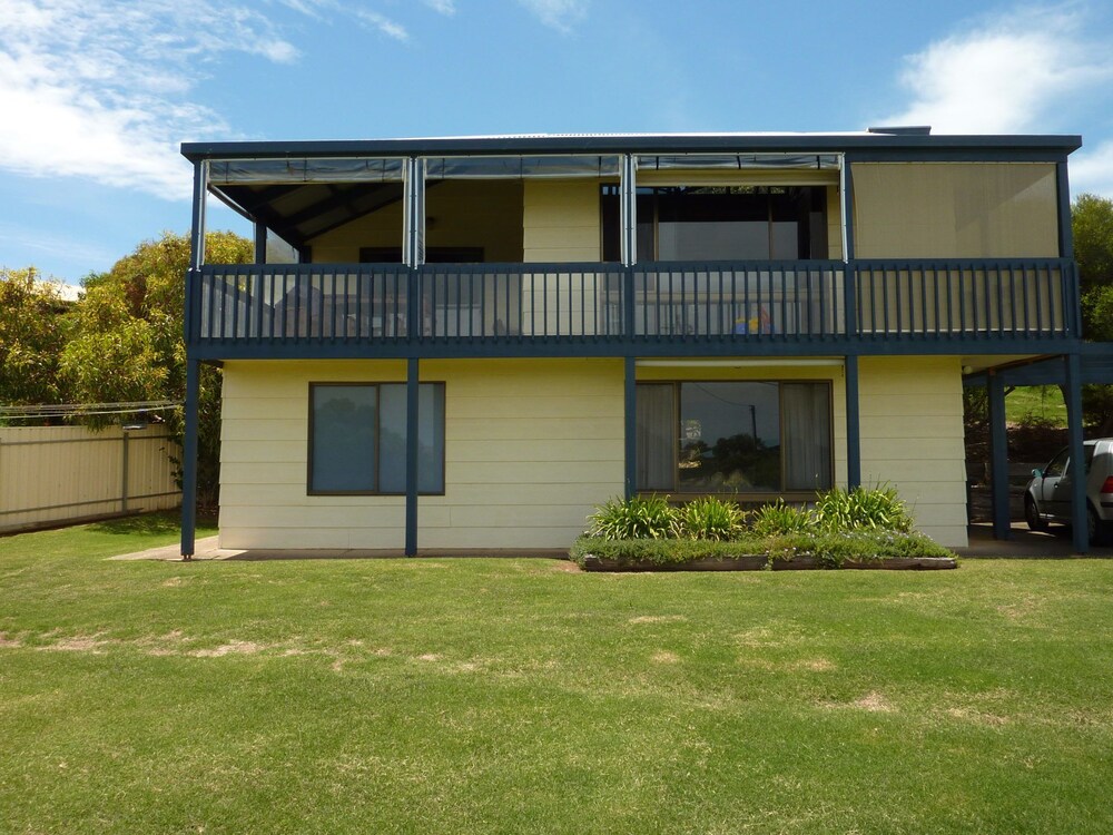 31 Elizabeth Crescent
