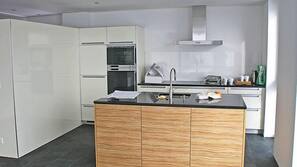 Oven, dishwasher