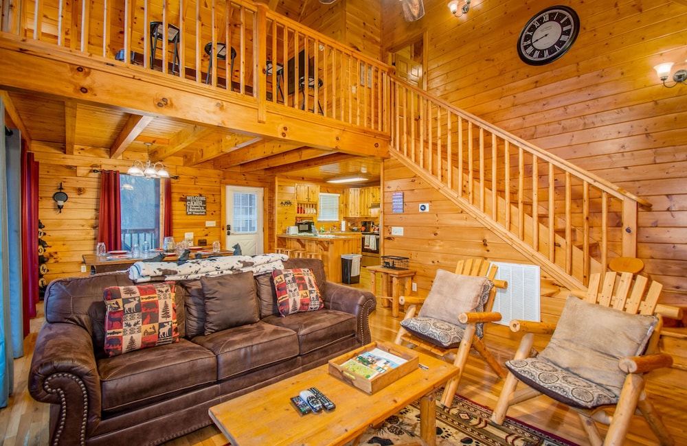 Dollywood Location ⭐️ Hot Tub ⭐️ Pet Friendly ⭐️ Swimming pool ⭐️ Easy