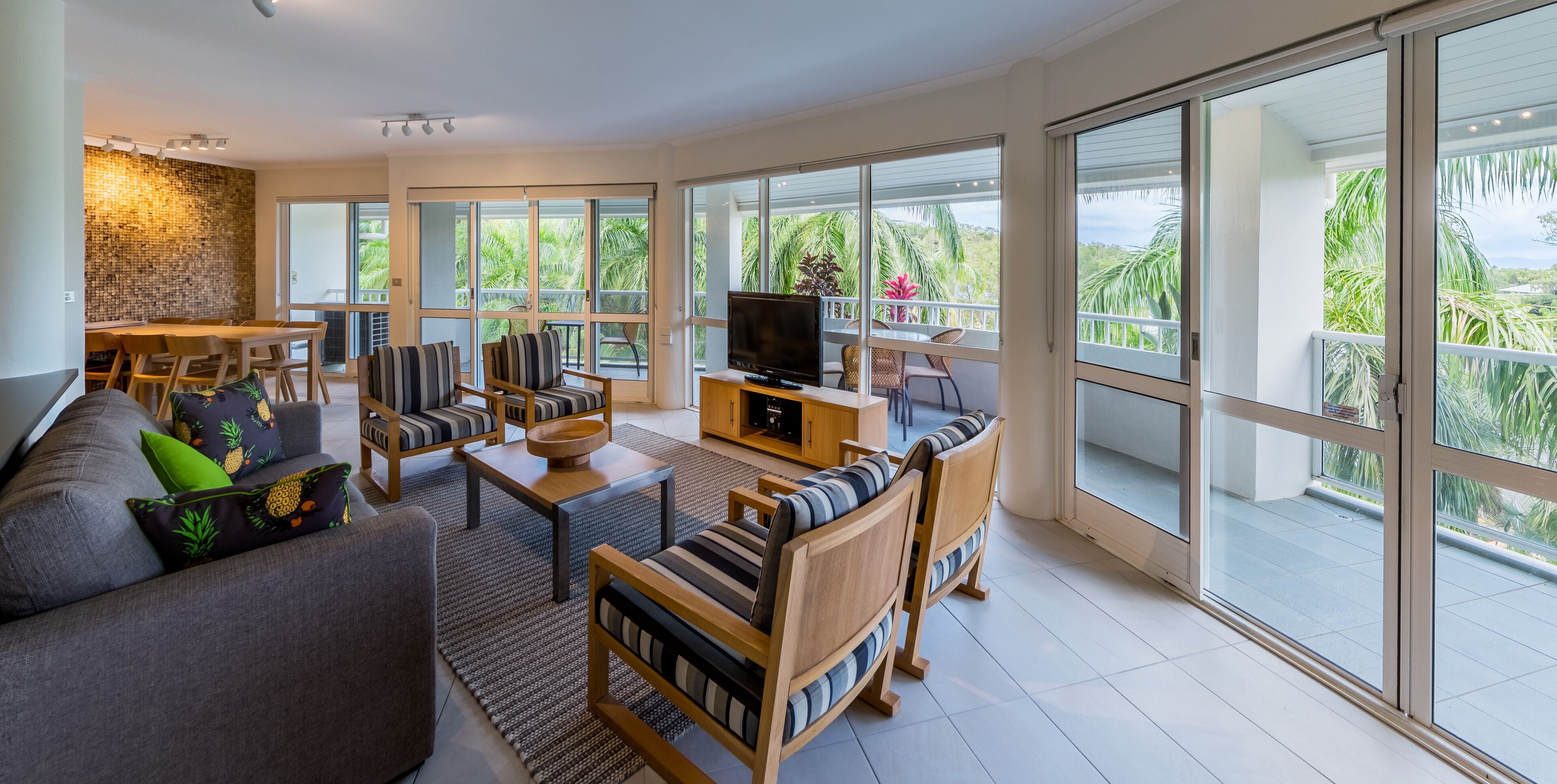 Coral Coast Apartments Palm Cove AVC