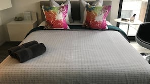 Iron/ironing board, free WiFi, linens