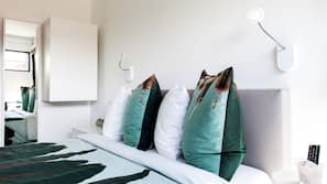Iron/ironing board, free WiFi, linens