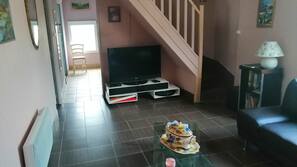 TV with cable channels