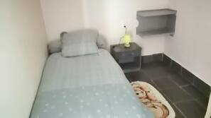 5 bedrooms, iron/ironing board, free WiFi