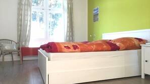 Individuell dekoriert, individuell eingerichtet, Bügeleisen/Bügelbrett