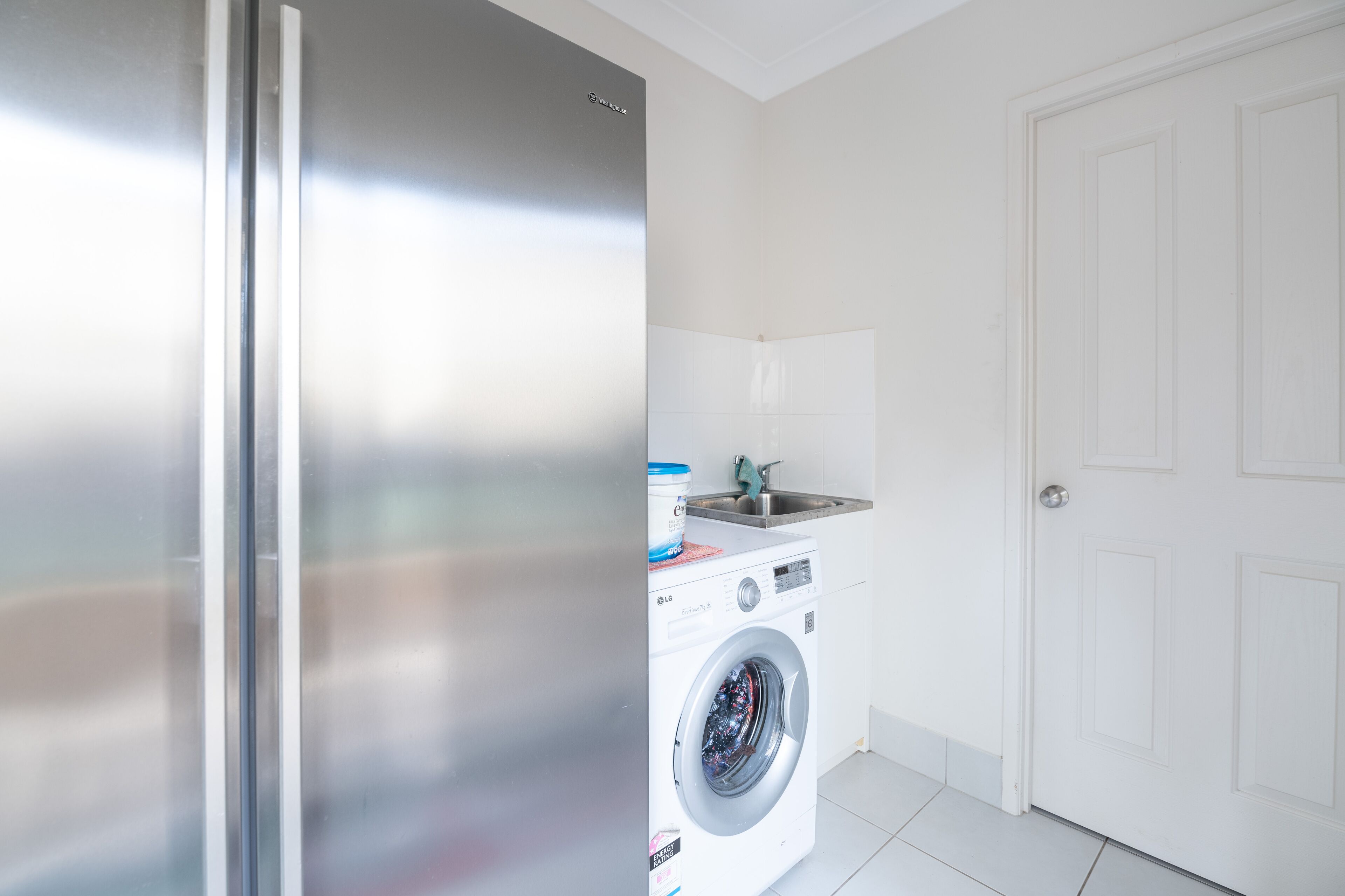 Beach bliss Queen bed BBQ Pool Netflix