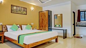 Premium bedding, desk, soundproofing, free WiFi