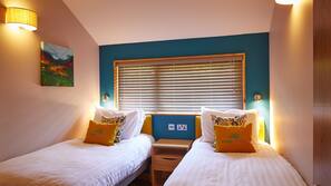 Iron/ironing board, WiFi, linens