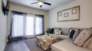 2 bedrooms, iron/ironing board, linens