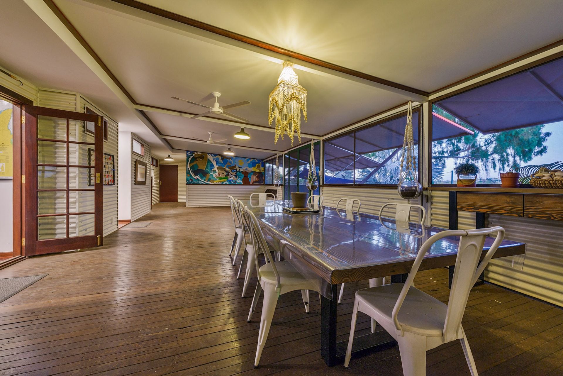 17 Ningaloo Street - Pool and Pet Friendly