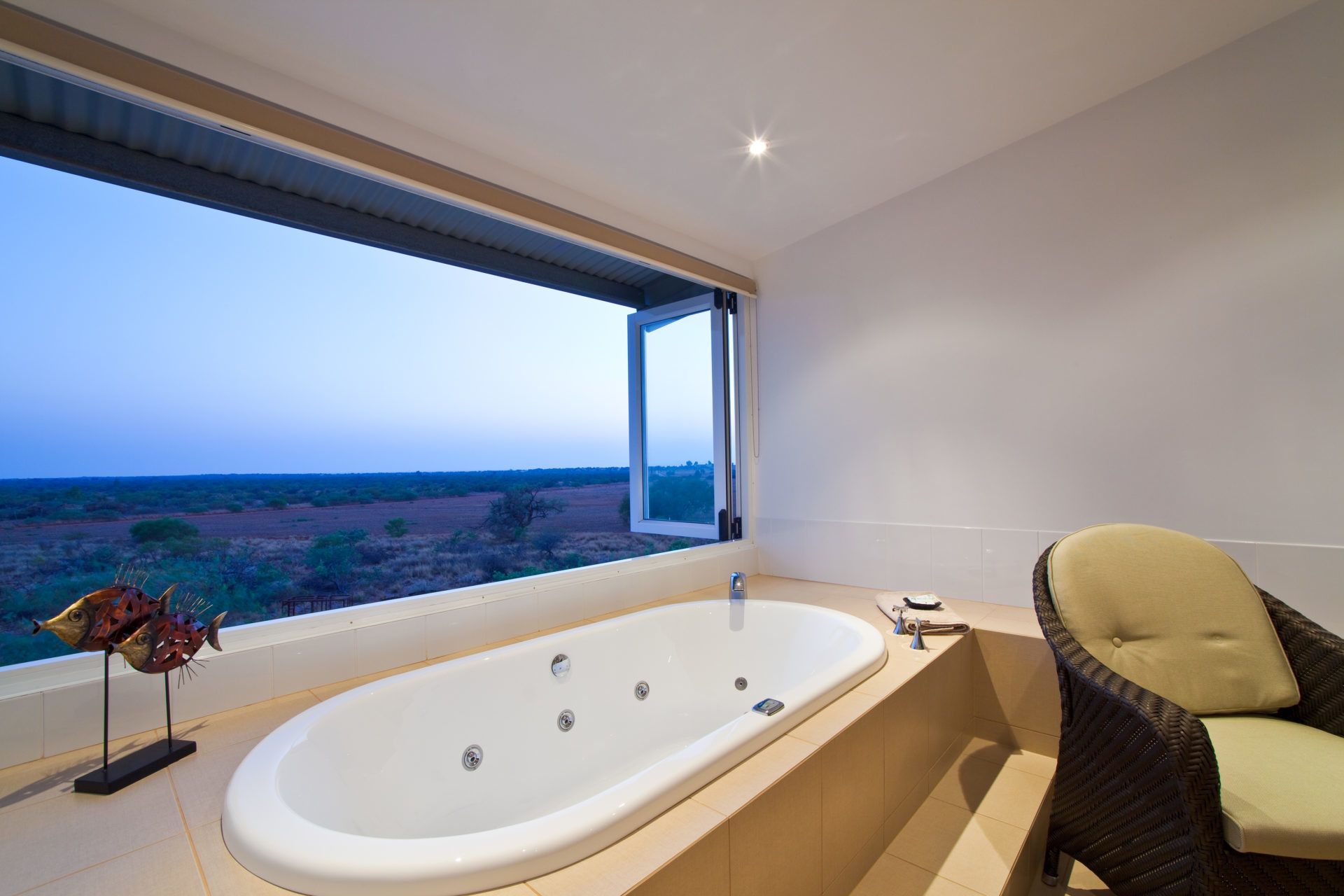 Osprey Holiday Village Unit 104 - Luxury spa Bath With a View