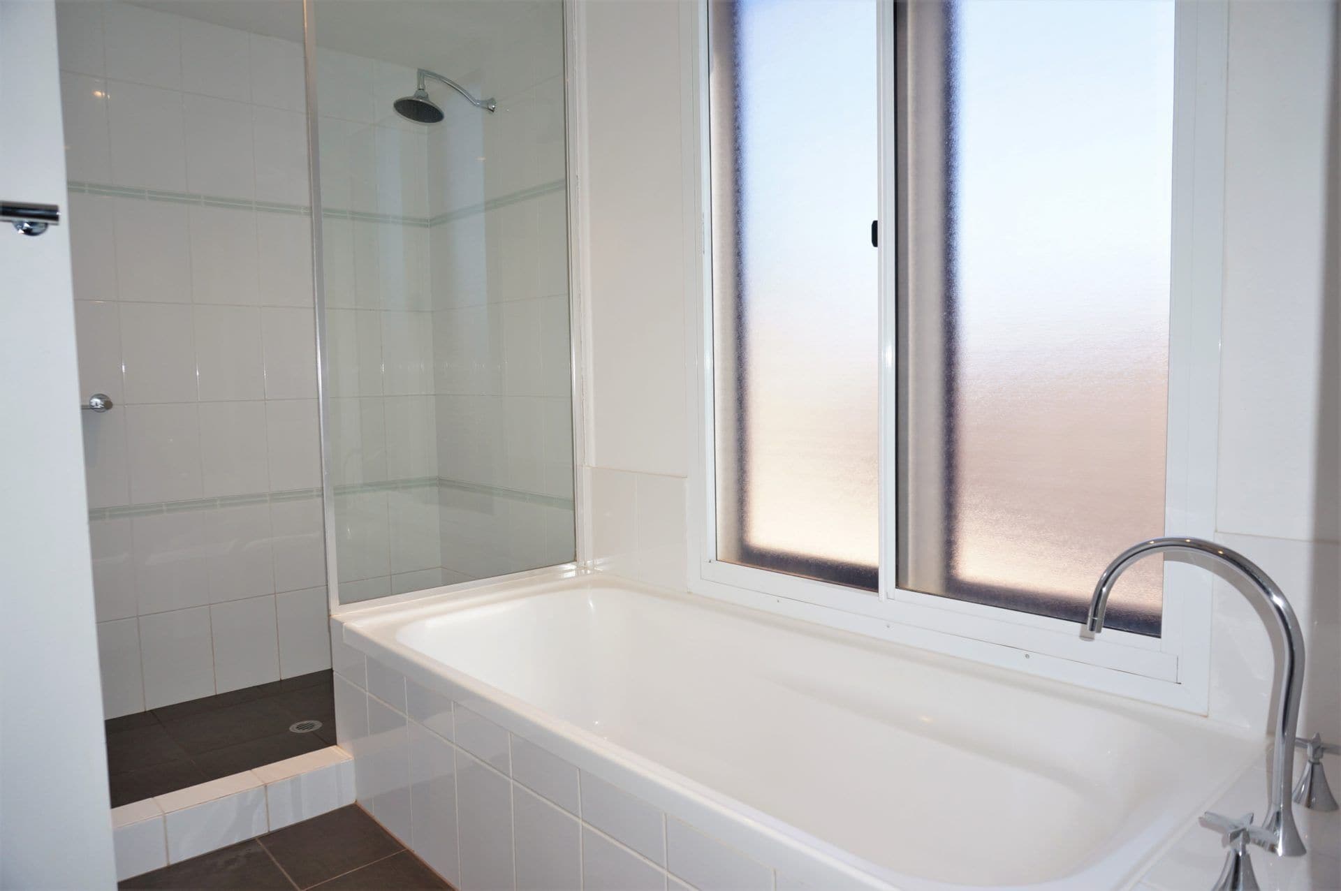 Osprey Holiday Village Unit 104 - Luxury spa Bath With a View