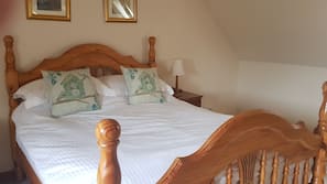 2 bedrooms, iron/ironing board, Internet