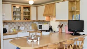 Fridge, microwave, oven, hob