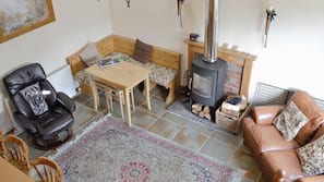 TV, fireplace, DVD player, books