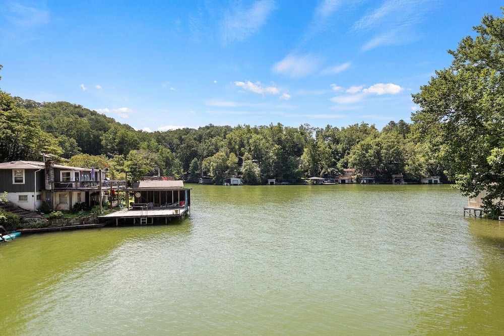 Long Family Lake House - Mr Lake Lure Vacation Rentals