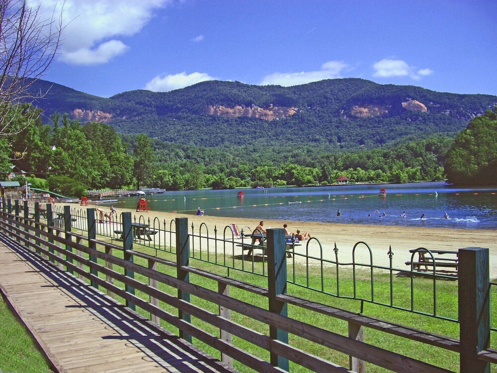 Long Family Lake House - Mr Lake Lure Vacation Rentals