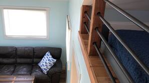 2 bedrooms, Internet, linens