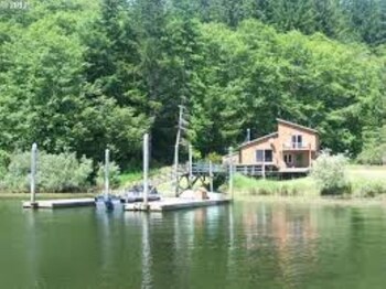 Paradise Cabin On Tenmile Lake Lakeside 311 Room Prices Reviews Travelocity