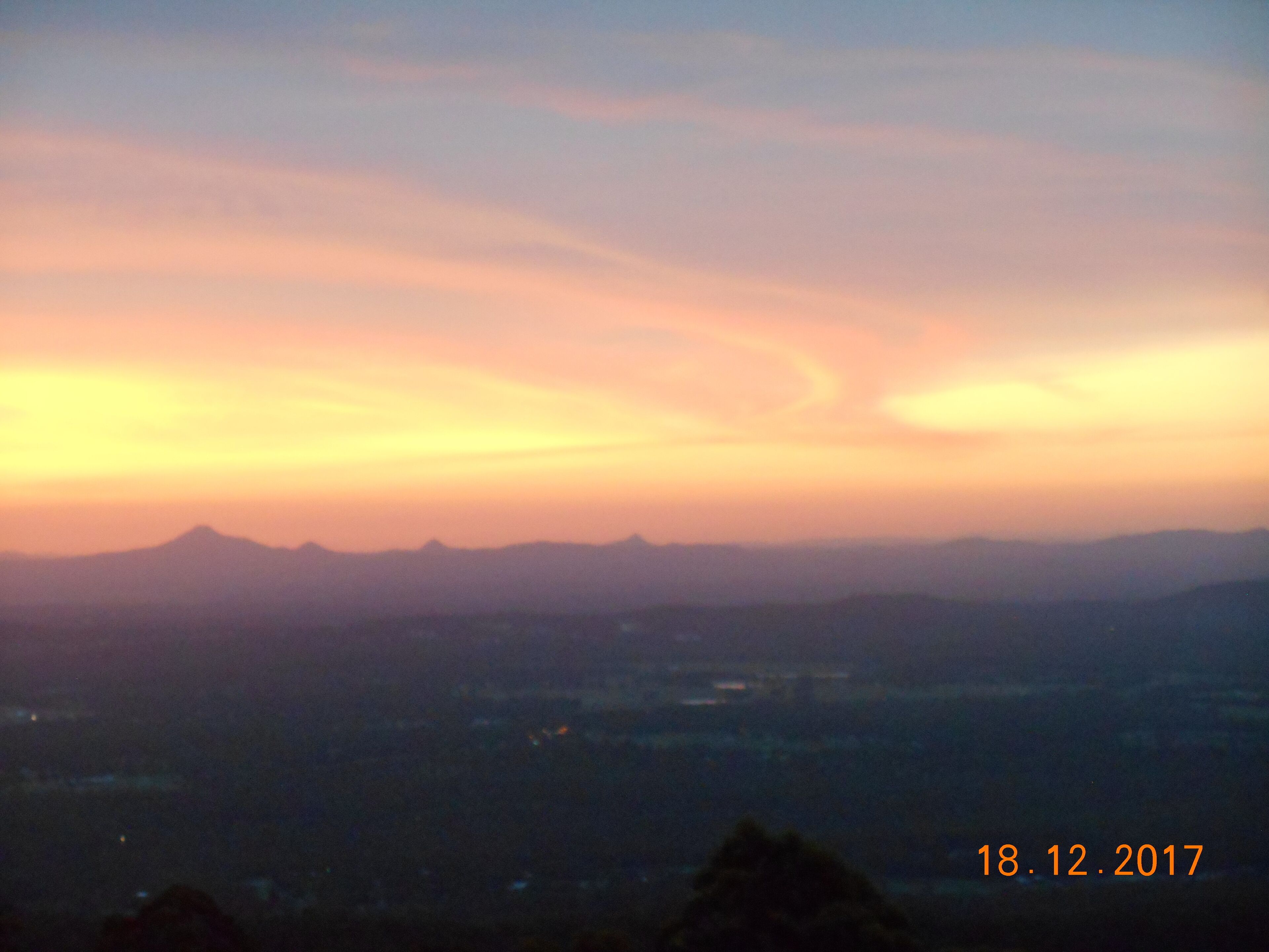 Sunset Serenade, Self Contained Studio, Tambourine Mountain. Lgbt Welcome