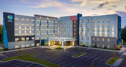 Tru by Hilton Charlotte Airport Lake Pointe