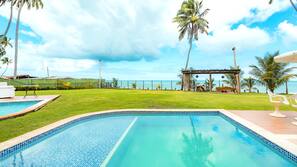 12 piscinas internas