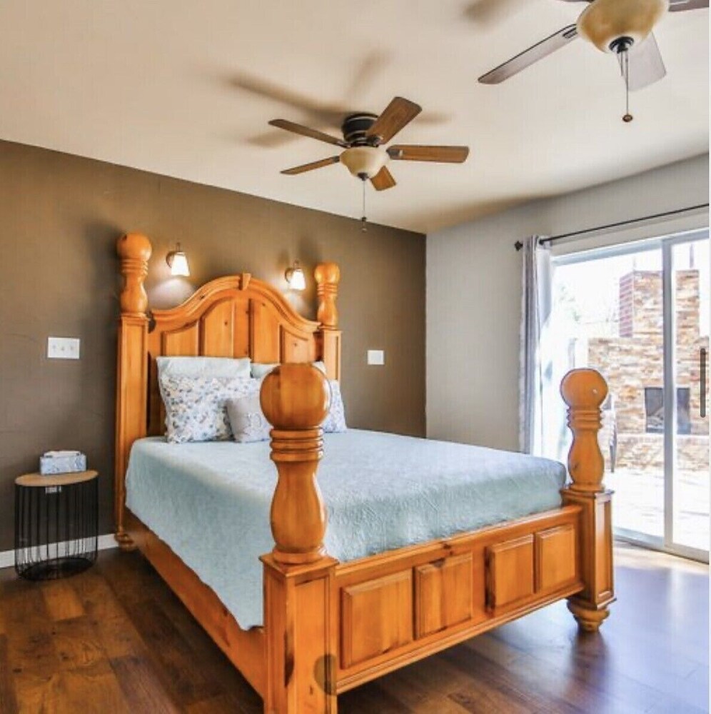 The Sandlot* Blocks from Tech* Outdoor fireplace* Pets in