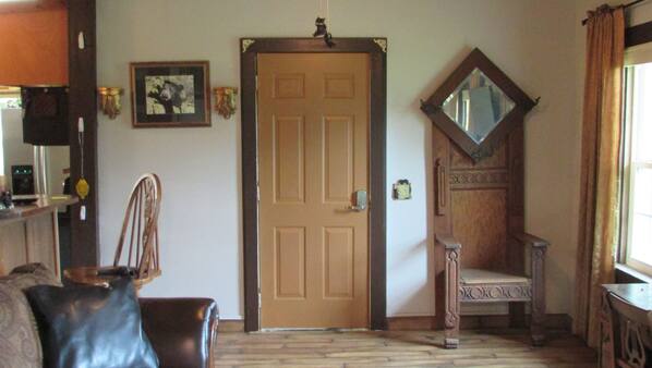 1 bedroom, iron/ironing board, Internet, linens