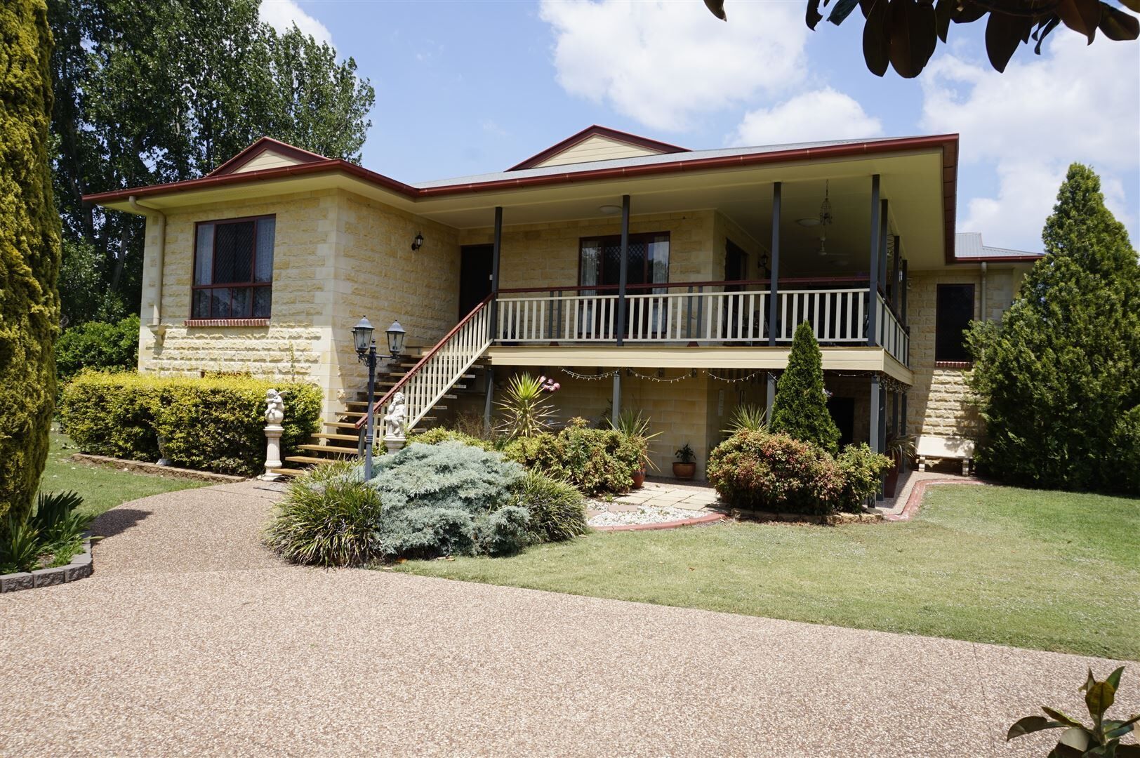 Dalrymple Lodge Bed and Breakfast