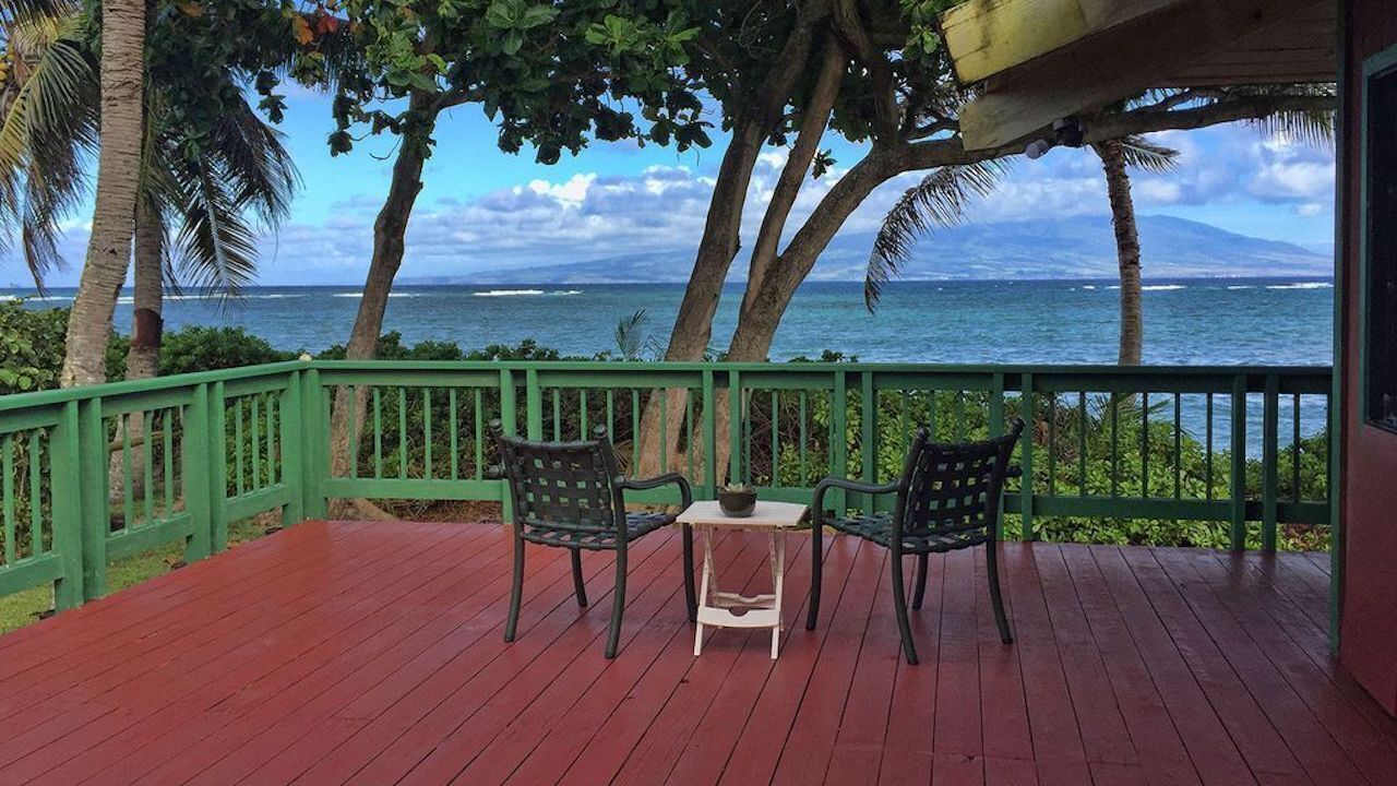 Beautiful Large Beachfront Home on Molokai - Right on the Beach! in Kaunakakai, United States