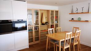 Fridge, microwave, oven, hob