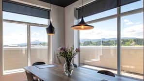 Desk, laptop workspace, free WiFi, linens