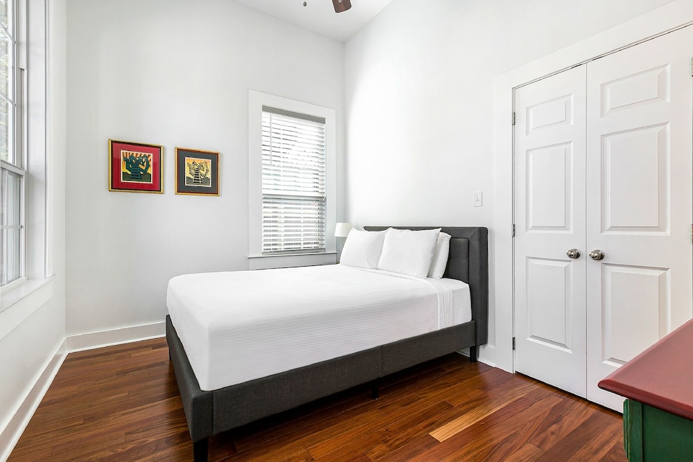 Spacious 5 Bedroom Near Magazine St & Uptown