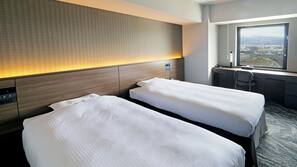 Premium bedding, in-room safe, free WiFi, linens