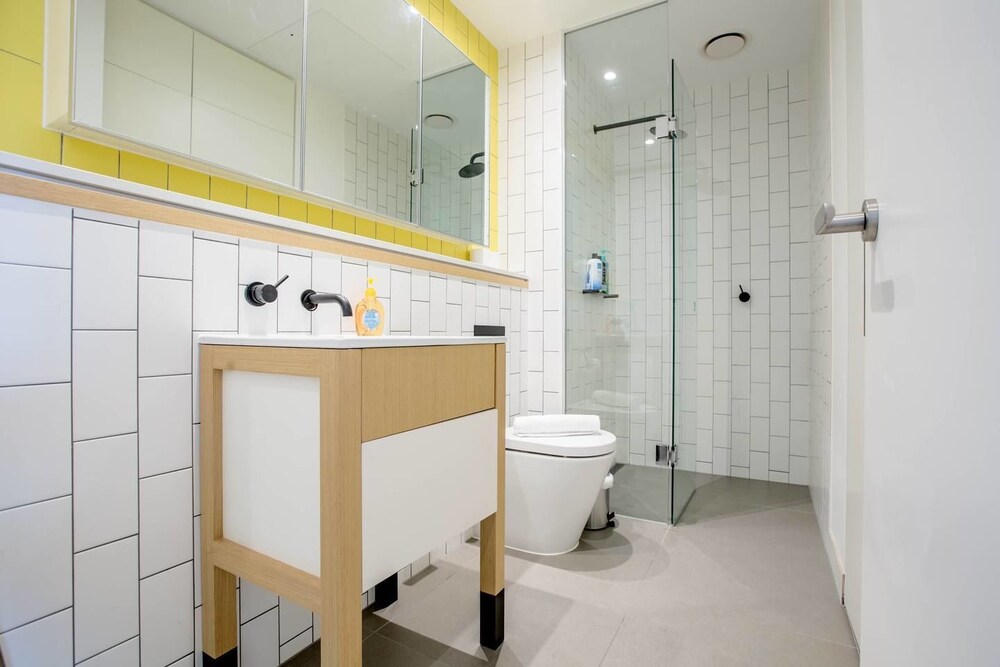 87docklands@2bd2bthlv8watersidefreecarpark