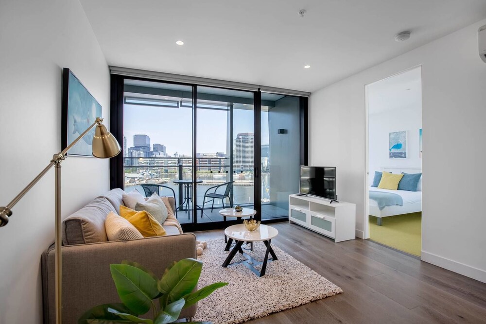 87docklands@2bd2bthlv8watersidefreecarpark