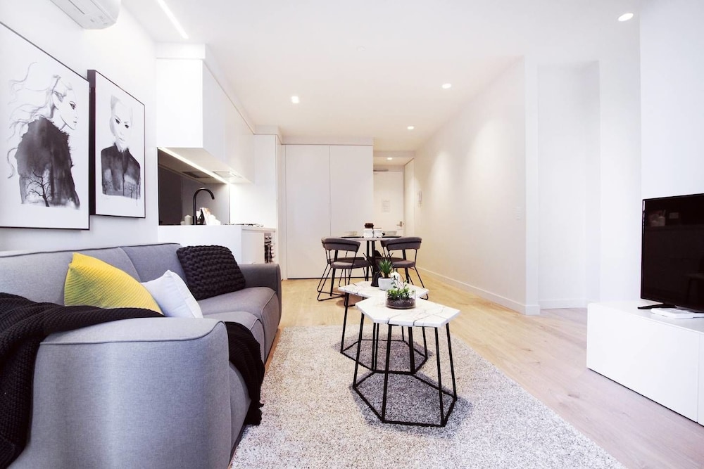 172br1bth Apt Lv31skyline Viewmel CBD Free Tram