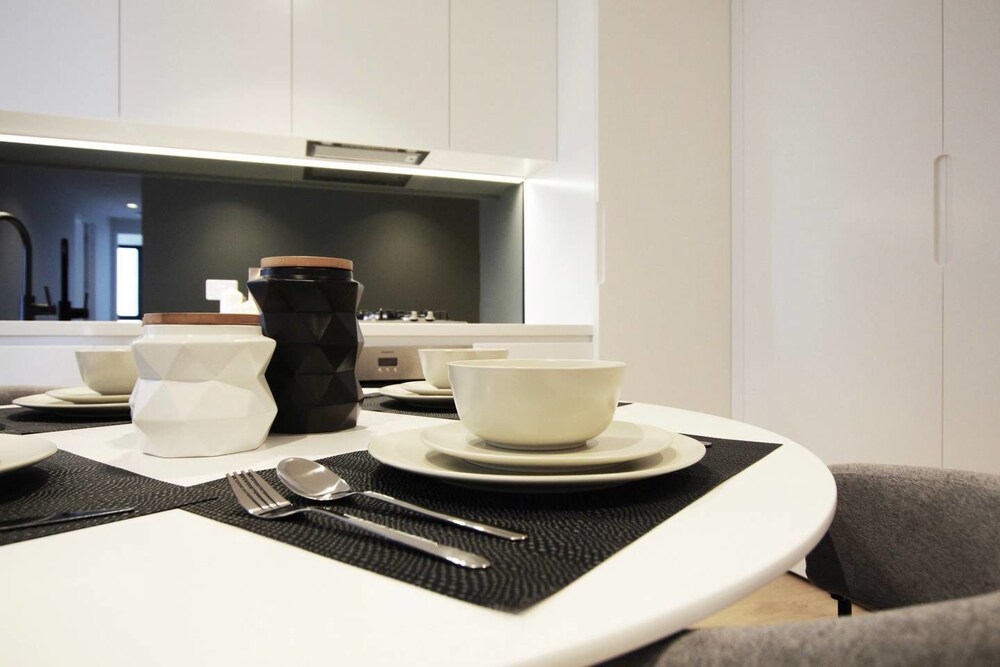 172br1bth Apt Lv31skyline Viewmel CBD Free Tram