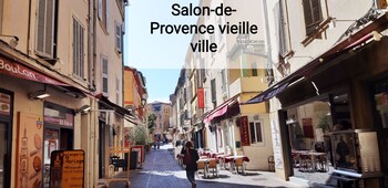 Beautiful And Bright Zen Location On Salon St Remy De Provence