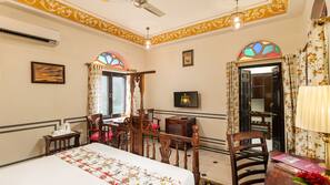Iron/ironing board, free WiFi, linens, wheelchair access