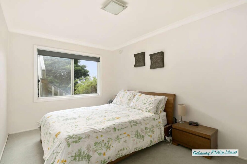 Glen Isla on the Beach - 3 Bedrooms Direct Access to the Foreshore