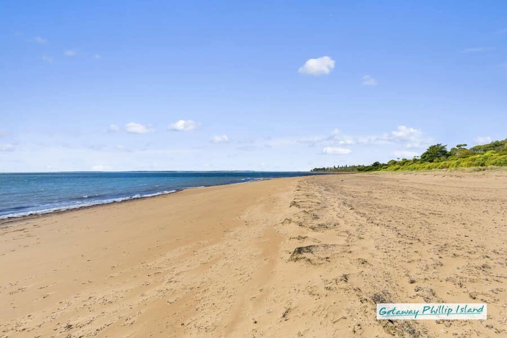 Glen Isla on the Beach - 3 Bedrooms Direct Access to the Foreshore