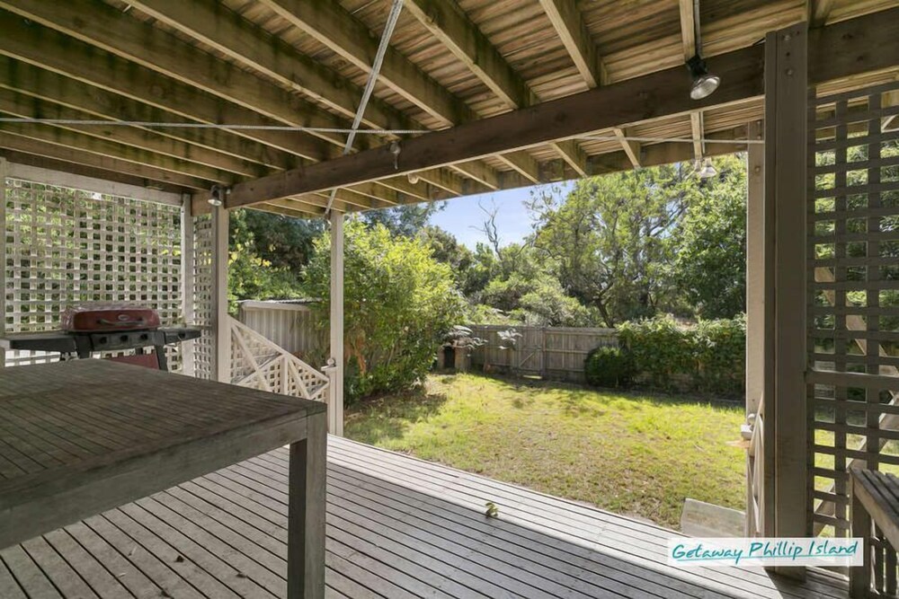 Glen Isla on the Beach - 3 Bedrooms Direct Access to the Foreshore